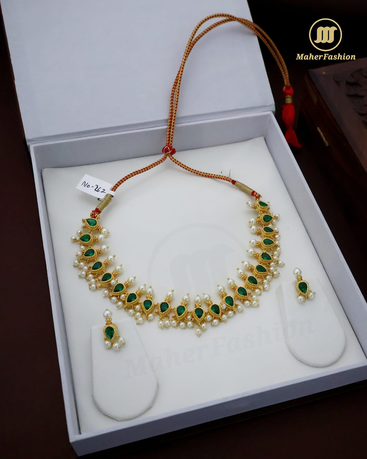 Badam Peti  Chinchpeti with Green Stone